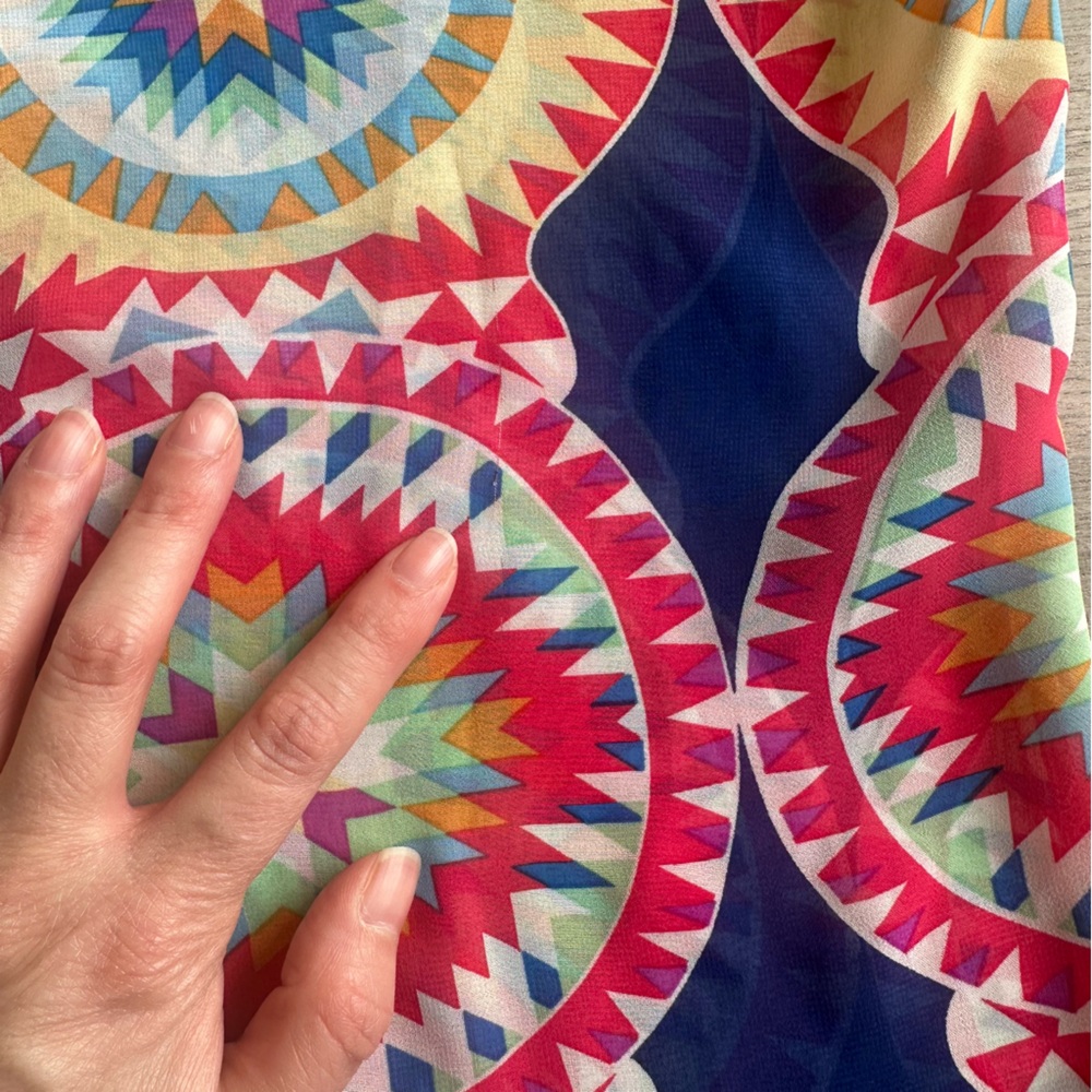 Colorful Geometric Print Blouse - size medium - Picture 5 of 5